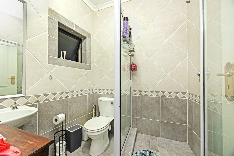 8 Bedroom Property for Sale in Plattekloof Western Cape